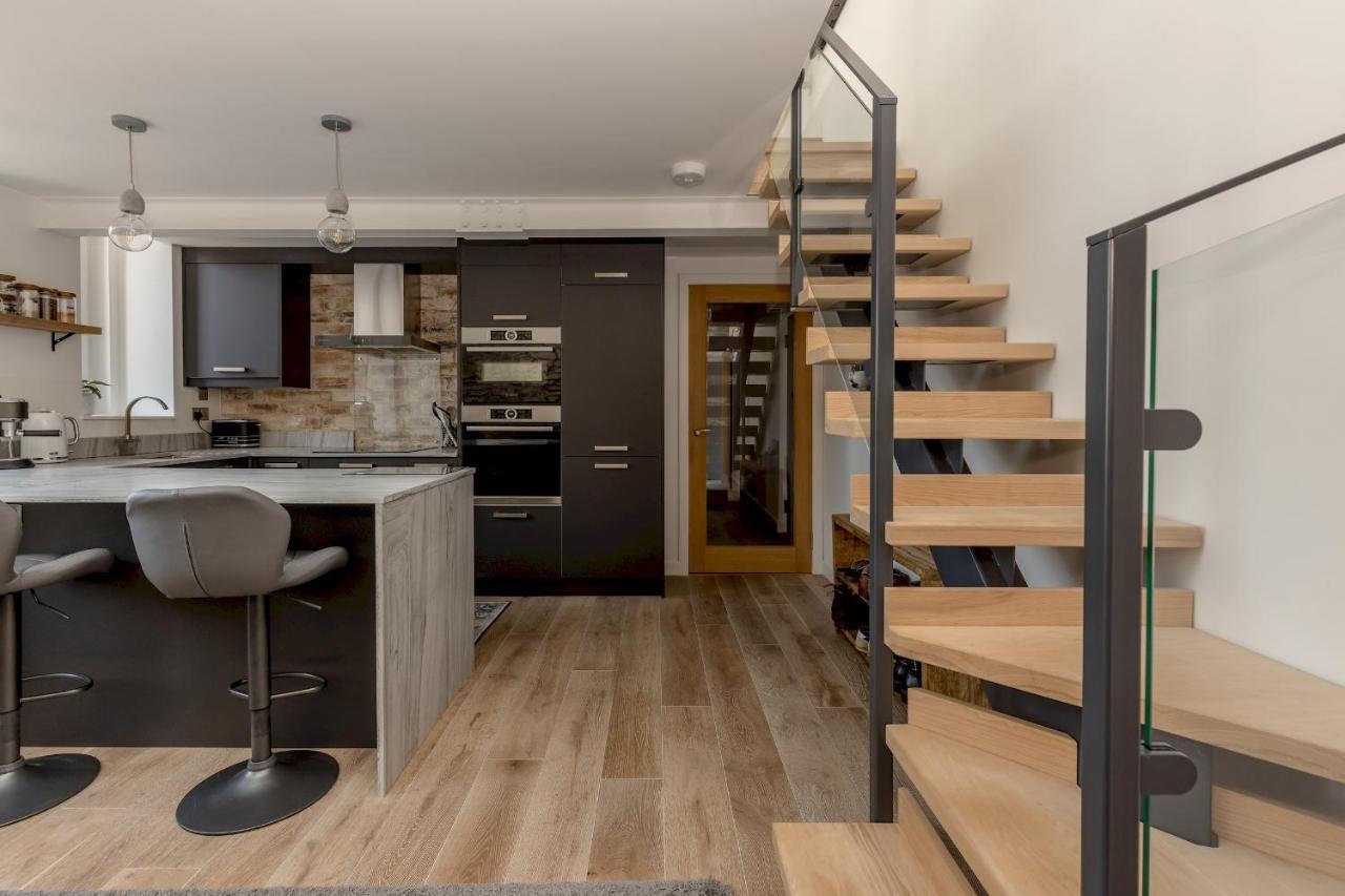Pass The Keys Stunning 3 Bed Loft Style Apt With Free Parking Edinburgh Exterior photo